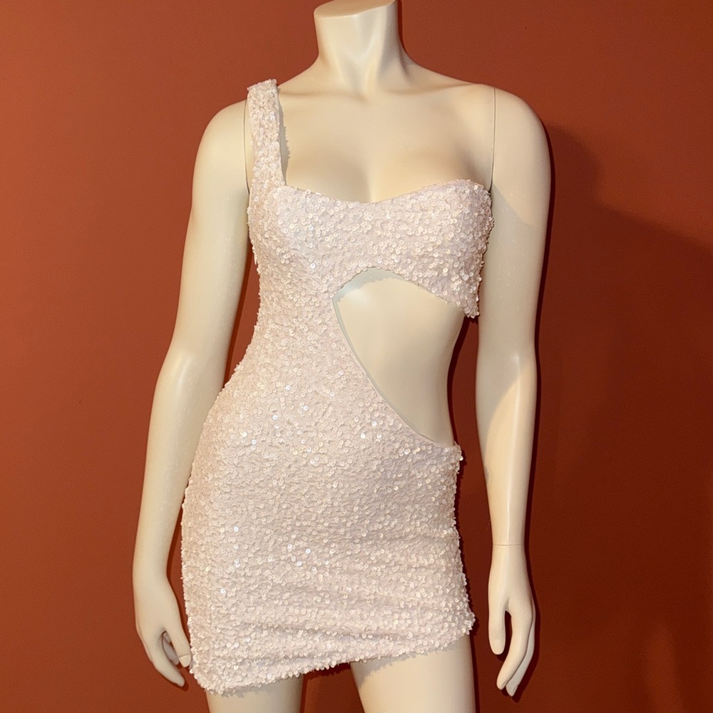 Elegant White Cut-Out Dress